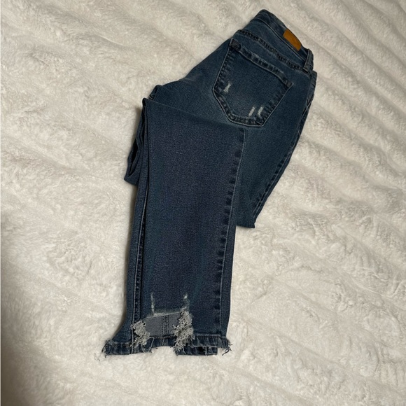 Woman’s Sofia Vergara Adora Curvy Girlfriend Crop Ankle Jeans Size 4 - Picture 2 of 14